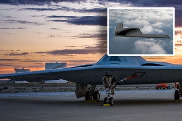 Un nou bombardier furtiv în aer pentru prima dată: avion cu reacție filmat de observatori de avioane
