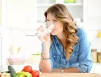 8 beneficii de a bea apă caldă în loc de apă rece