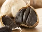 Usturoiul negru: cum se prepară și cum se consumă